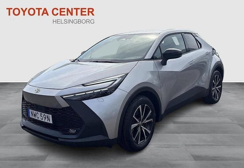 Silver Begagnad 2024 Toyota C-HR Style SUV | 471 500 kr (Dyr) - Bild 1/3