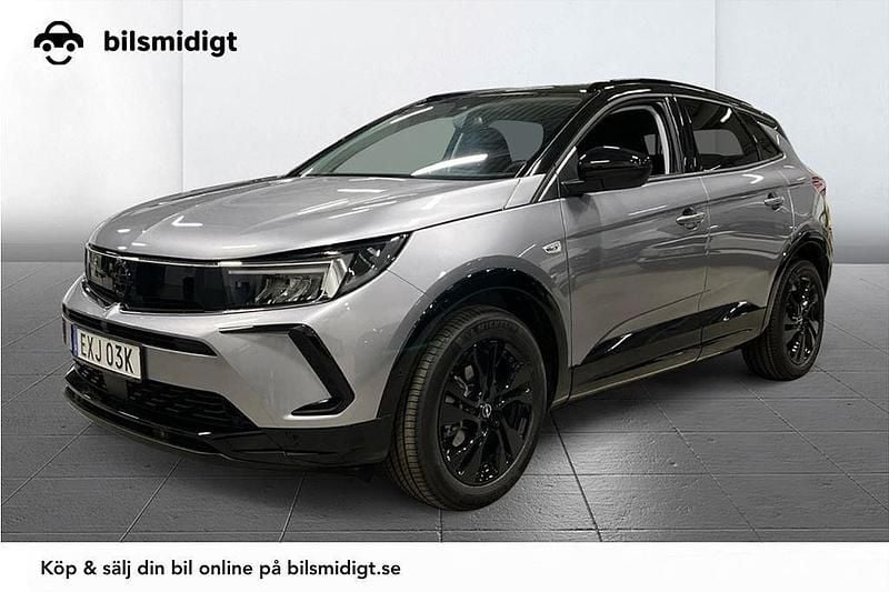 Grå Begagnad 2024 Opel Grandland X GS Line SUV | 304 900 kr (Marknadspris) - Bild 1/3