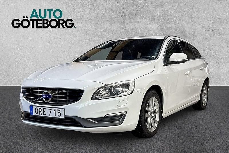 Ice white Begagnad 2014 Volvo V60 Momentum Kombi | 99 900 kr (Bra pris) - Bild 1/3