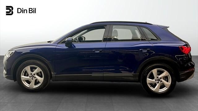 Begagnad Audi Q3 Advanced 150 HK (110 kW) 2023 Navarrablå metallic SUV