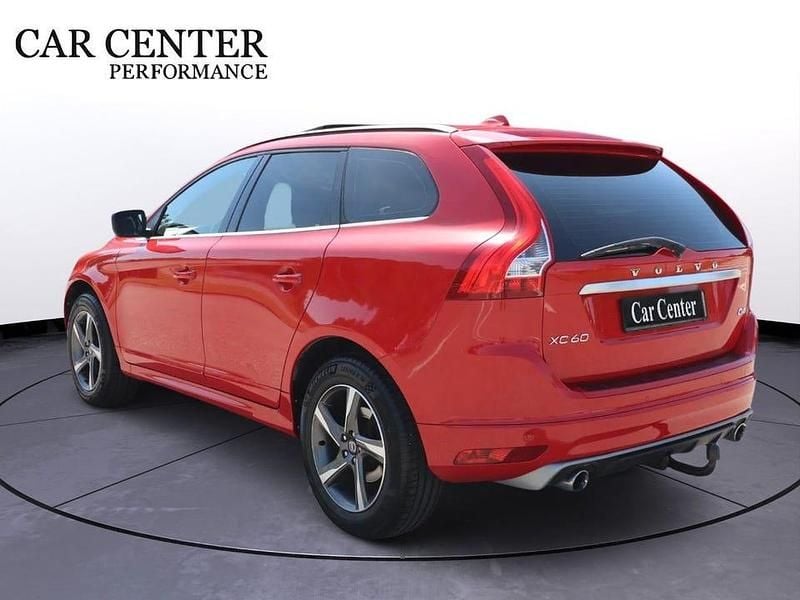 Begagnad Volvo XC60 R-Design 181 HK (133 kW) 2014 Röd SUV