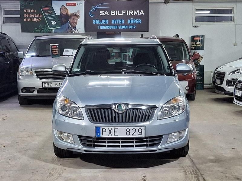 Ljusblå Begagnad 2010 Skoda Fabia Elegance Kombi | 49 900 kr (Marknadspris) - Bild 1/4
