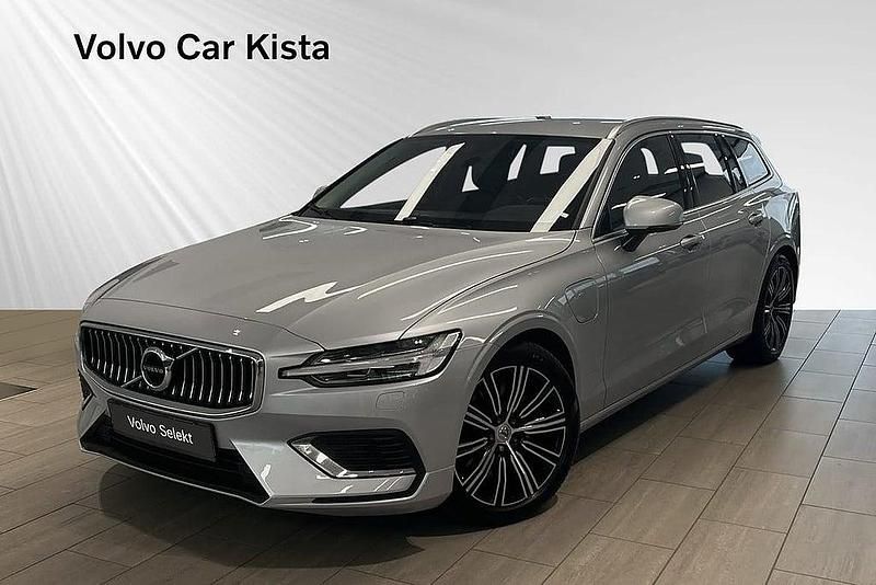 Silver Begagnad 2019 Volvo V60 Inscription Kombi | 309 900 kr (Bra pris) - Bild 1/3