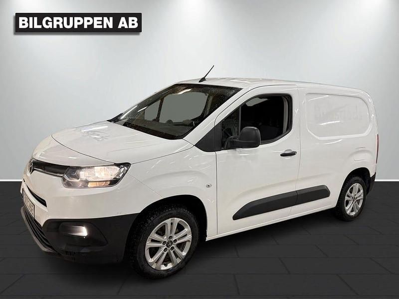Vit Begagnad 2020 Toyota Proace City City Van | 124 900 kr (Lite dyr) - Bild 1/4