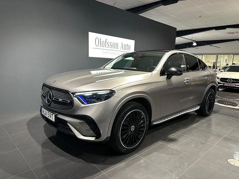 Silver Begagnad 2024 Mercedes GLC300 Premium Sportkupé | 729 000 kr (Lite dyr) - Bild 1/4