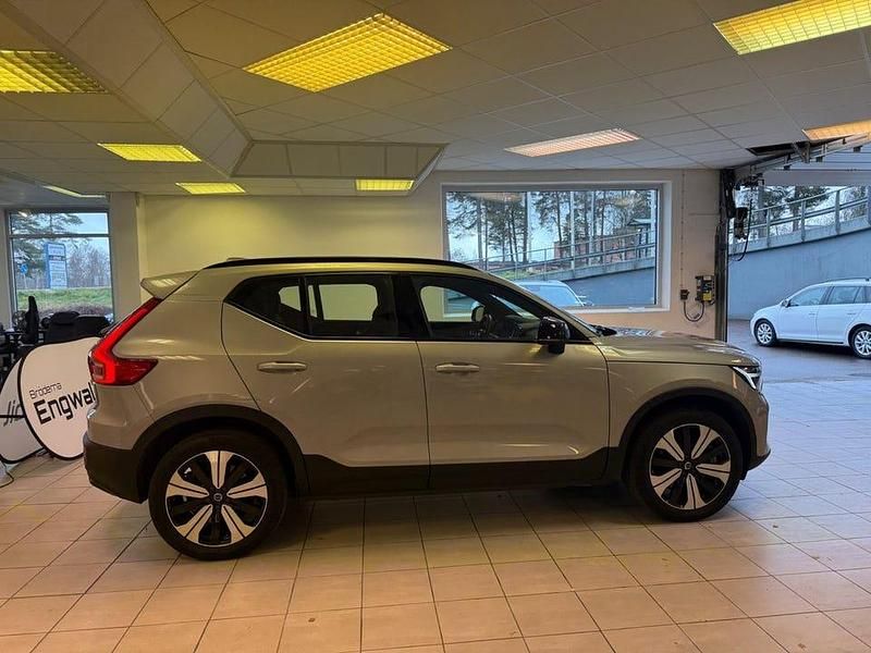 Begagnad Volvo XC40 Core 175 kW (238 HK) 2023 Silver SUV