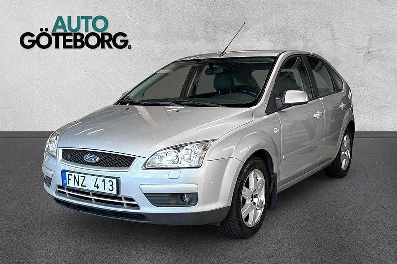 Grå Begagnad 2007 Ford Focus Trend Halvkombi | 27 900 kr (Marknadspris) - Bild 1/3