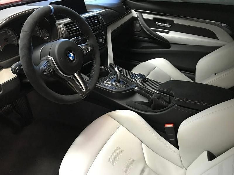 Imola röd Begagnad 2017 BMW M4 Competition Edition Sportkupé | 649 000 kr (Superpris) - Bild 1/4