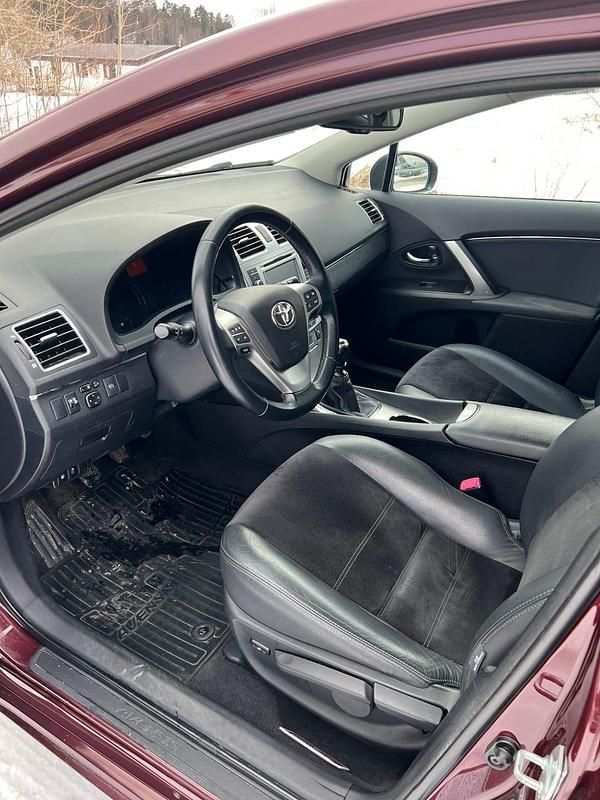 Begagnad Toyota Avensis 147 HK (108 kW) 2014 Kombi