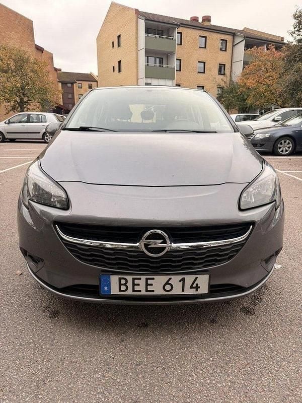 Grå Begagnad 2015 Opel Corsa Enjoy Halvkombi | 60 000 kr (Marknadspris) - Bild 1/4