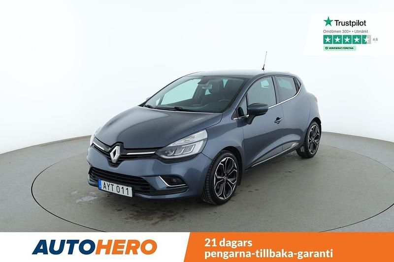 Grå Begagnad 2016 Renault Clio IV Intens Halvkombi | 119 000 kr (Lite dyr) - Bild 1/4