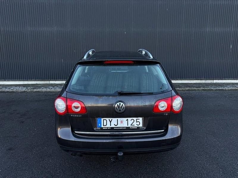 Begagnad VW Passat Sportline 160 HK (117 kW) 2008 Mörkbrun Kombi