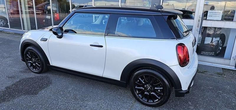 Begagnad Mini Cooper 136 HK (100 kW) 2023 Vit Halvkombi