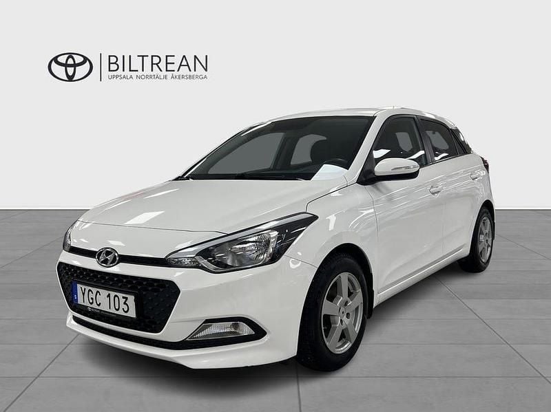 Vit Begagnad 2016 Hyundai i20 Comfort Halvkombi | 94 000 kr (Marknadspris) - Bild 1/4
