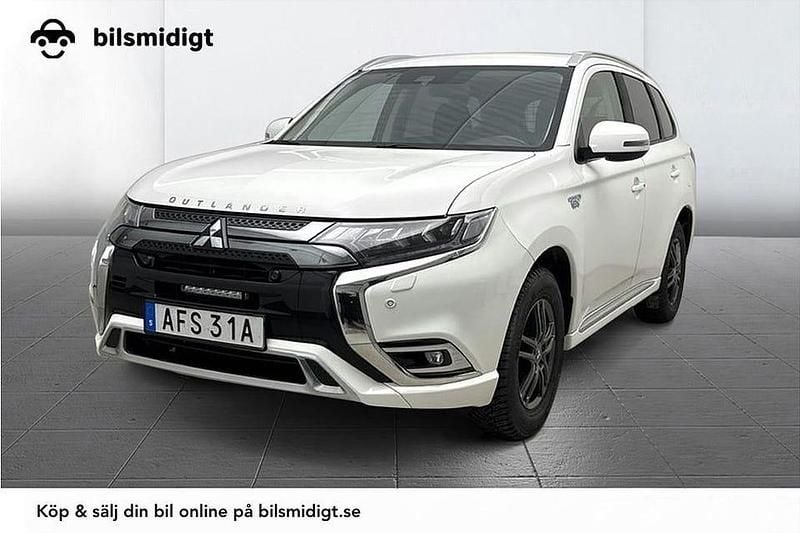 Vit Begagnad 2020 Mitsubishi Outlander SUV | 289 900 kr - Bild 1/3