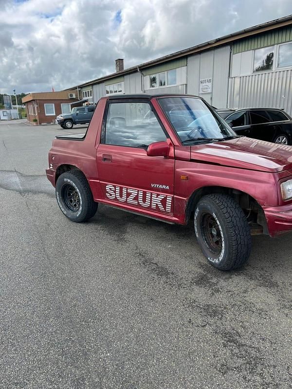 Begagnad 1995 Suzuki Vitara Sedan | 28 000 kr - Bild 1/4