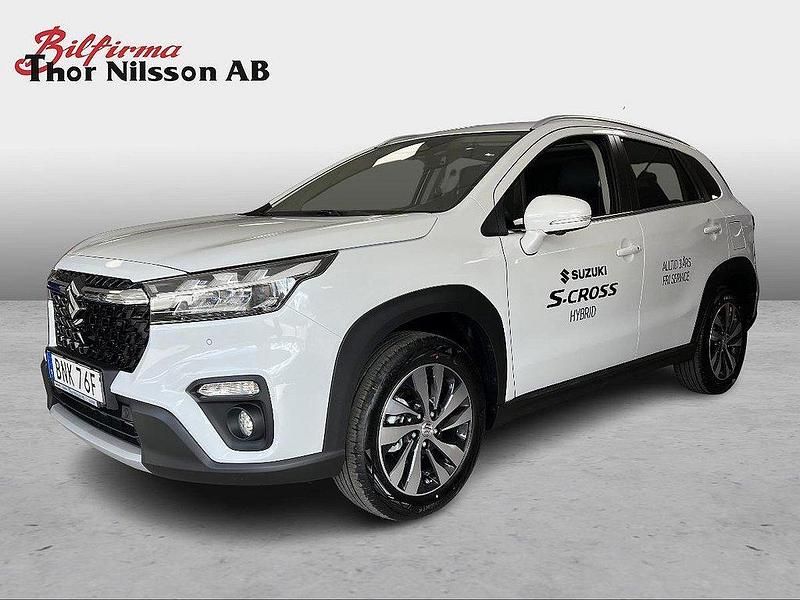 Vit Ny 2025 Suzuki SX4 S-Cross SUV | 371 800 kr (Dyr) - Bild 1/4