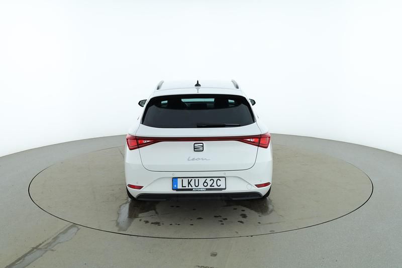 Begagnad Seat Leon 112 HK (82 kW) 2021 Vit Kombi