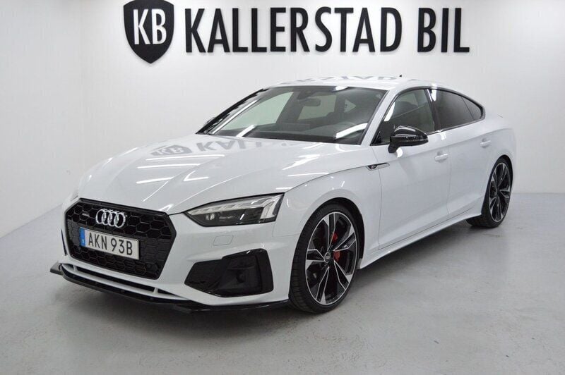 Vit Begagnad 2021 Audi A5 S-Line Sportkupé | 389 999 kr (Marknadspris) - Bild 1/4