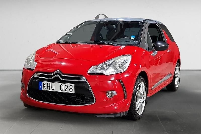 Röd Begagnad 2010 Citroën DS3 Halvkombi | 29 900 kr - Bild 1/3