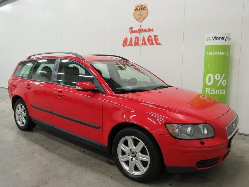 Begagnad Volvo V50 136 HK (100 kW) 2006 Röd Kombi
