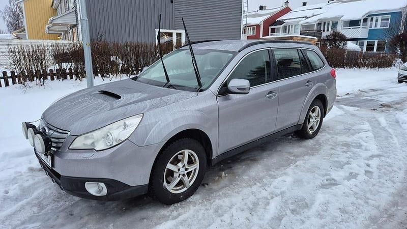 Begagnad 2011 Subaru Outback Kombi | 65 000 kr (Lite dyr) - Bild 1/3