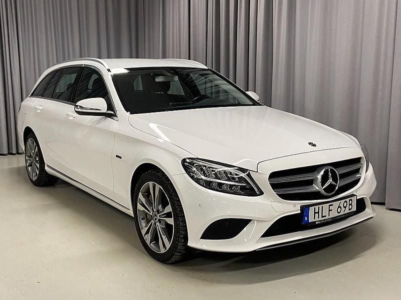 Begagnad Mercedes C300e Avantgarde 211 HK (155 kW) 2019 Vit Kombi