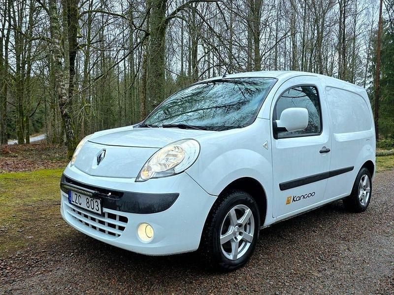 Begagnad Renault Kangoo 68 HK (50 kW) 2012 Vitsolid Minibuss