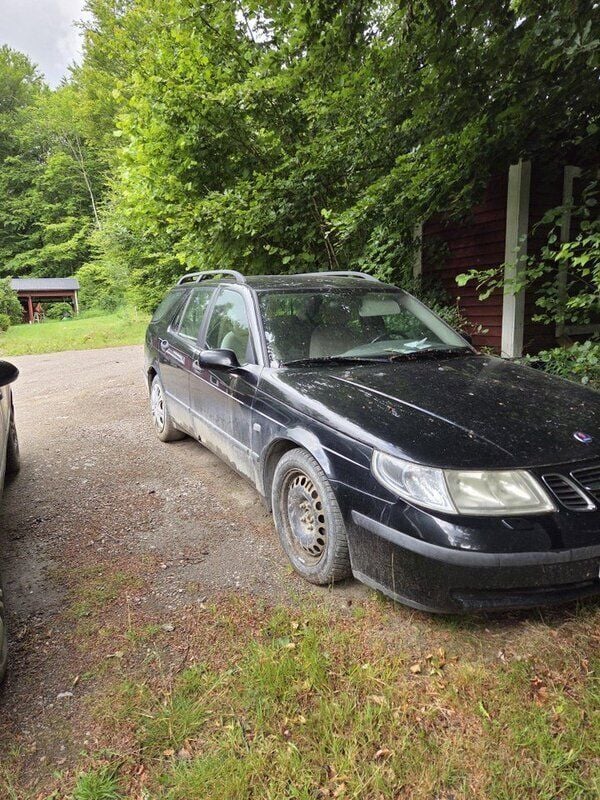 Svart Begagnad 2003 Saab 9-5 Linear Kombi | 4 999 kr (Bra pris) - Bild 1/4