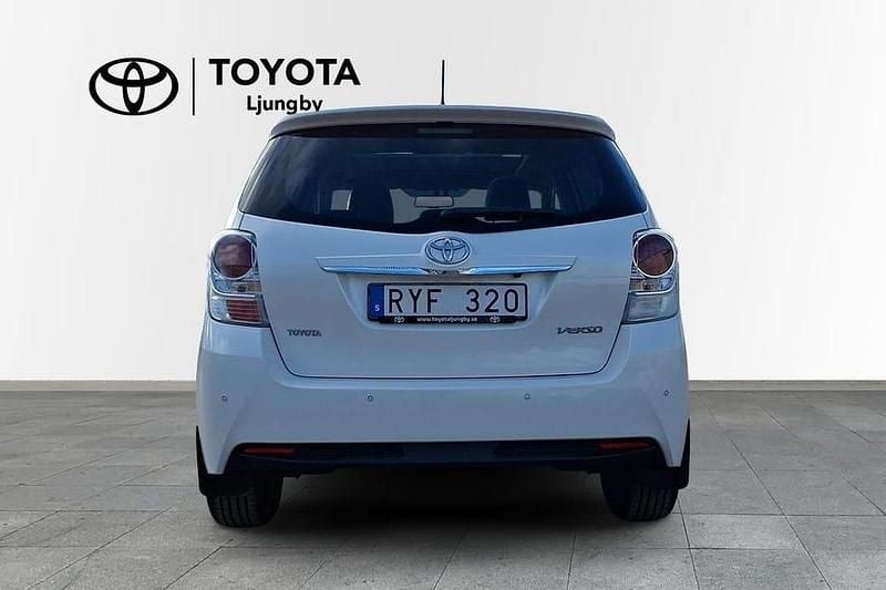 Begagnad Toyota Verso Executive 148 HK (108 kW) 2012 Vit Minibuss
