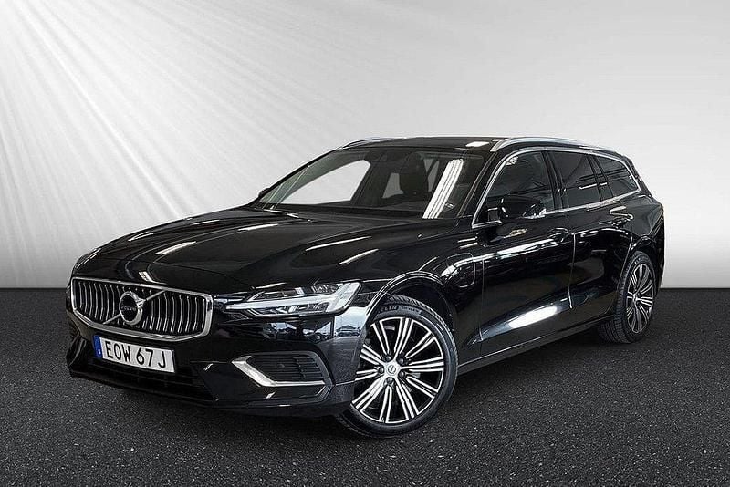 Svart Begagnad 2022 Volvo V60 Kombi | 309 900 kr (Bra pris) - Bild 1/3