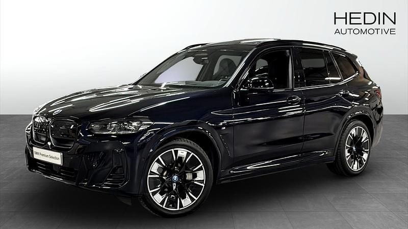 Begagnad 2022 BMW iX3 Shadowline SUV | 428 700 kr (Marknadspris) - Bild 1/4