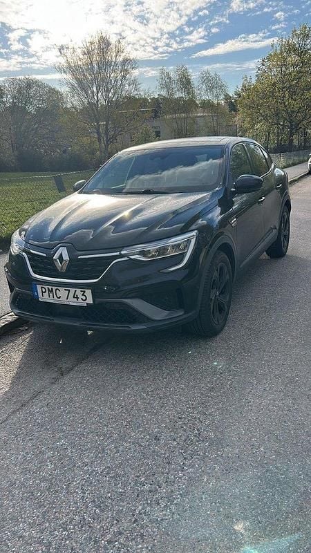 Svart Begagnad 2022 Renault Arkana SUV | 239 000 kr (Marknadspris) - Bild 1/3