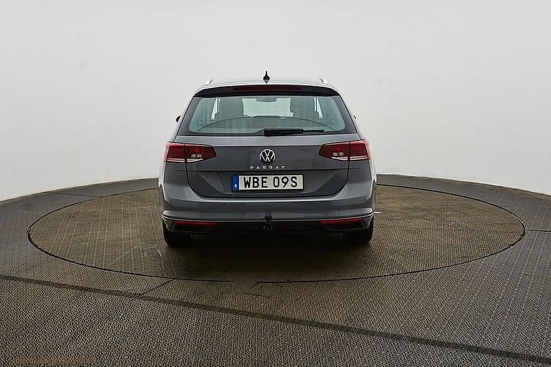 Begagnad VW Passat 150 HK (110 kW) 2024 Grå Kombi