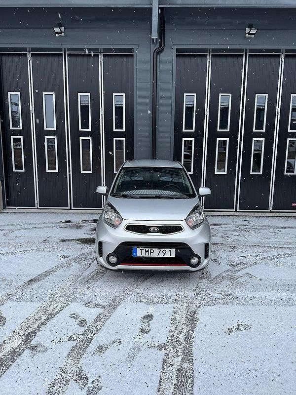 Begagnad Kia Picanto 67 HK (49 kW) 2015 Silver Halvkombi