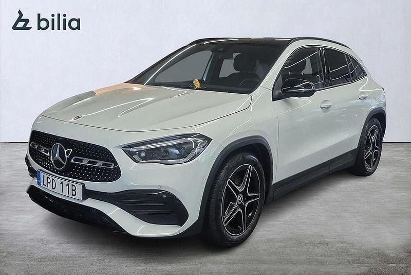 Vit Begagnad 2020 Mercedes GLA200 AMG SUV | 329 000 kr (Marknadspris) - Bild 1/3