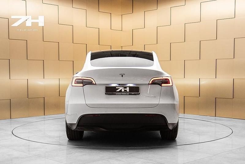 Begagnad Tesla Model Y Long Range AWD 378 kW (514 HK) 2022 Vit SUV