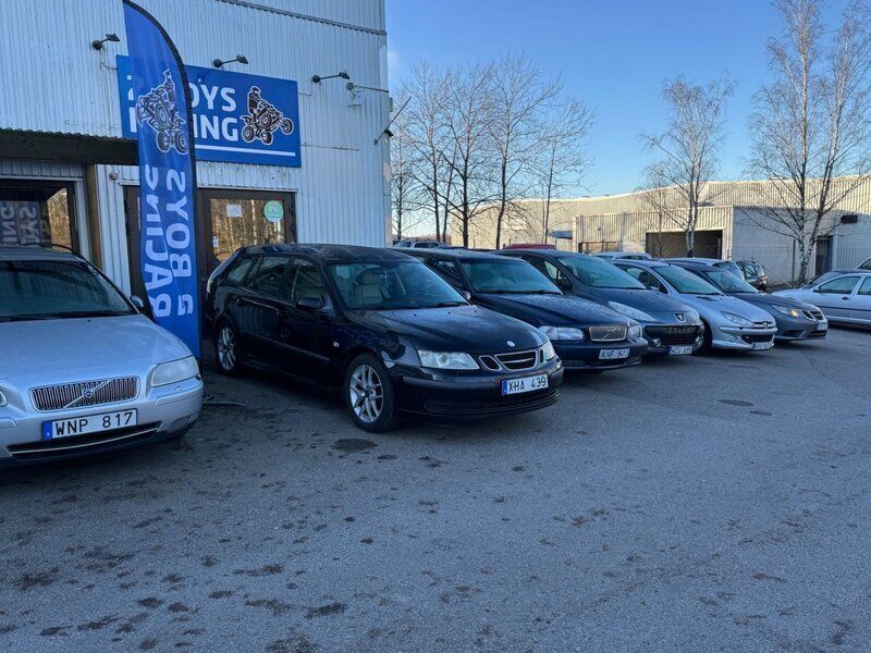 Svart Begagnad 2006 Saab 9-3 Vector Kombi | 30 900 kr (Marknadspris) - Bild 1/4