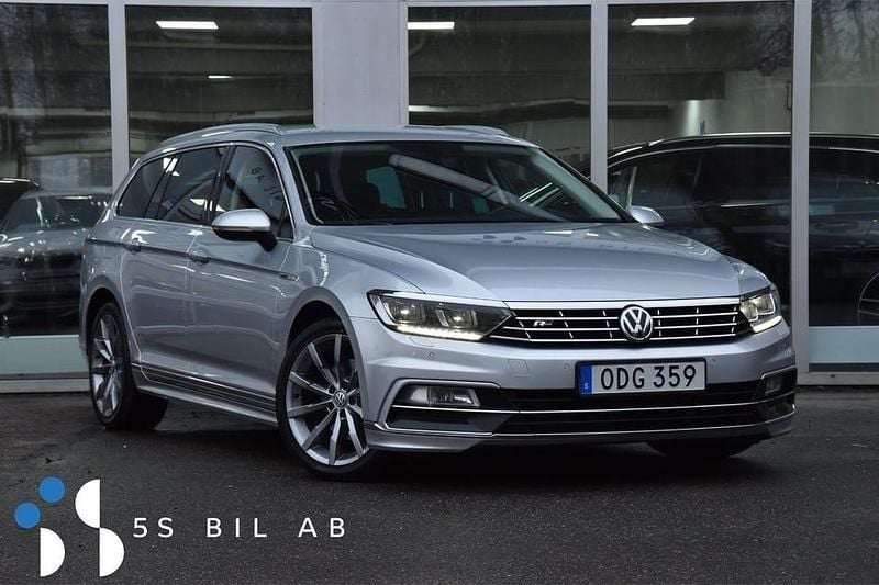 Silver Begagnad 2016 VW Passat R-line Kombi | 194 900 kr (Lite dyr) - Bild 1/2