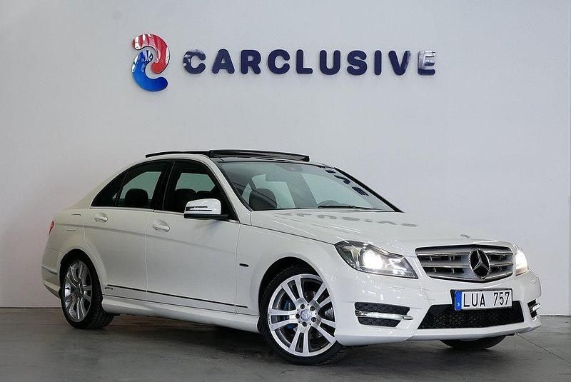 Vit Begagnad 2011 Mercedes C220 AMG Sedan | 109 900 kr (Lite dyr) - Bild 1/4