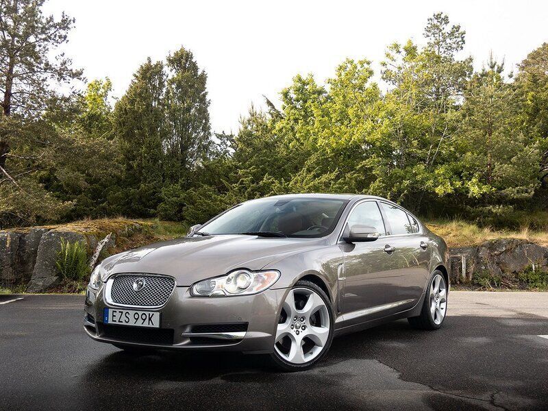 Grå Begagnad 2008 Jaguar XF Supercharged Sedan | 229 000 kr - Bild 1/4