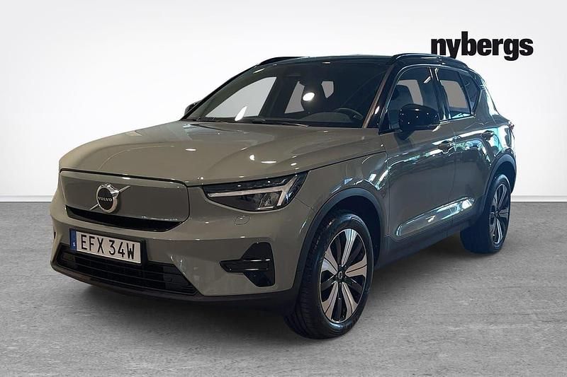 Grön Begagnad 2023 Volvo XC40 Core SUV | 319 000 kr - Bild 1/4