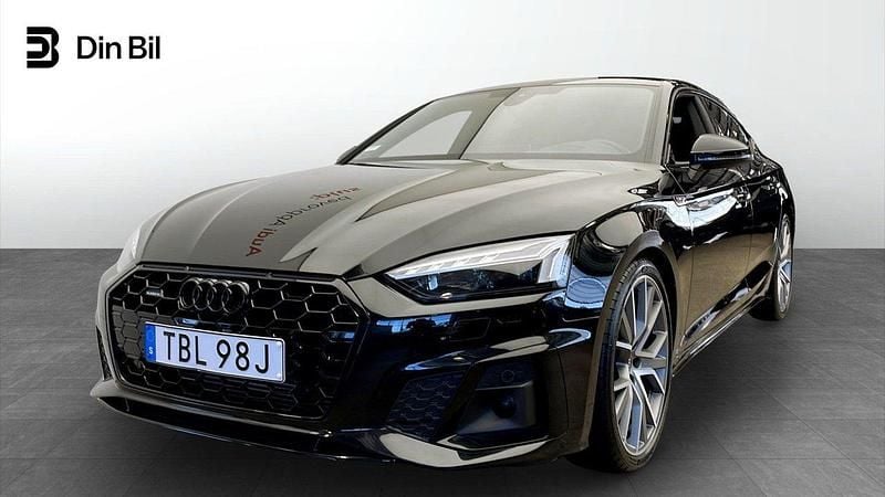 Mytsvart metallic Begagnad 2022 Audi A5 Sportback S-Line Halvkombi | 489 000 kr (Dyr) - Bild 1/4