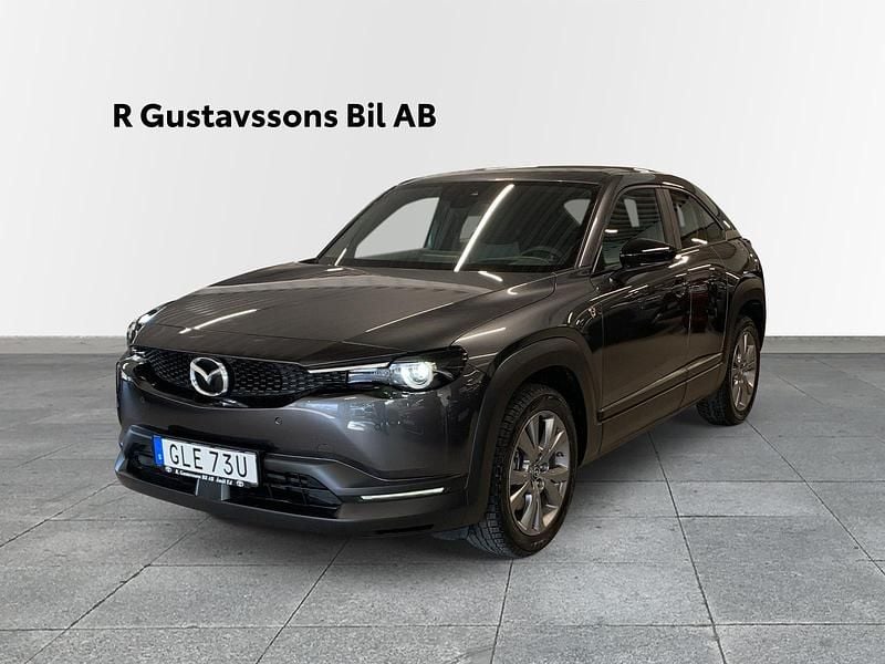Grå Begagnad 2024 Mazda MX30 Exclusive-Line SUV | 319 900 kr (Lite dyr) - Bild 1/4