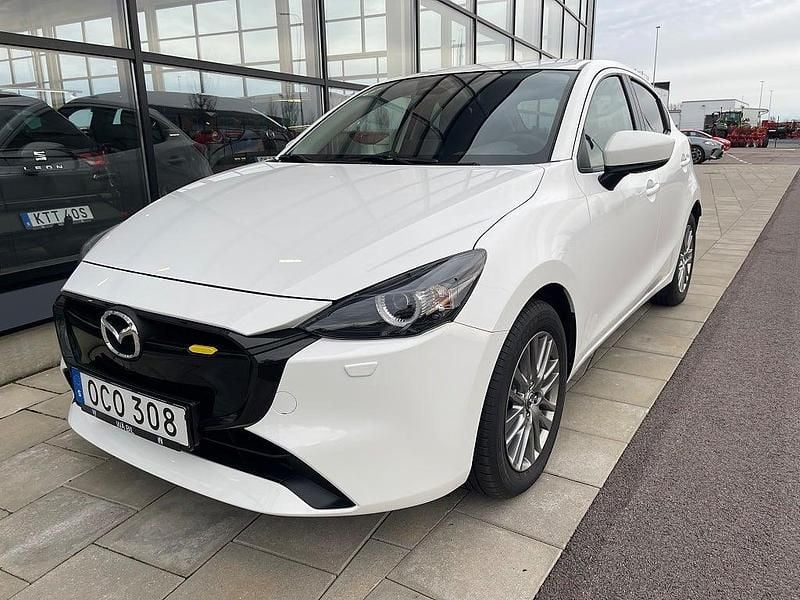 Vit Begagnad 2023 Mazda 2 Exclusive-Line Halvkombi | 239 900 kr (Lite dyr) - Bild 1/4