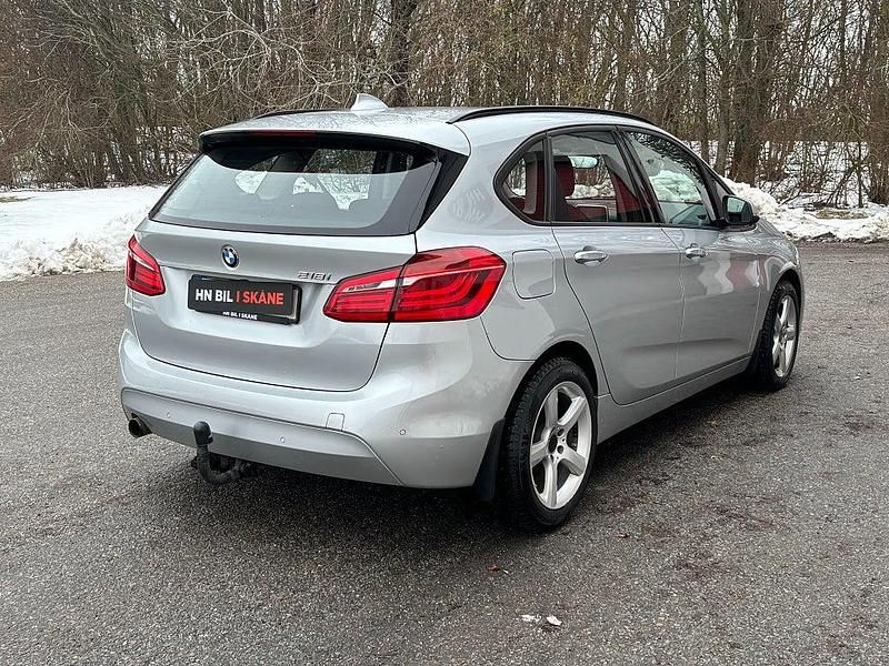 Begagnad BMW 218 Active Tourer Advantage 136 HK (100 kW) 2014 Silver Minibuss