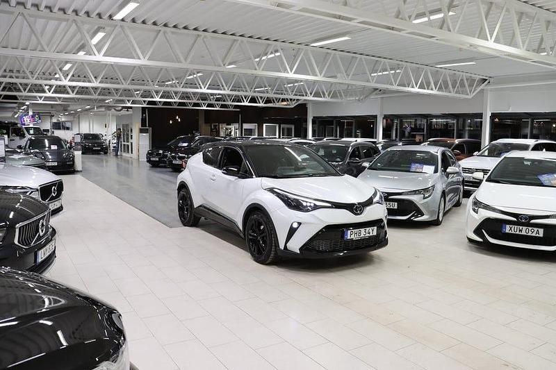 Begagnad Toyota C-HR Sport 184 HK (135 kW) 2023 Vit SUV