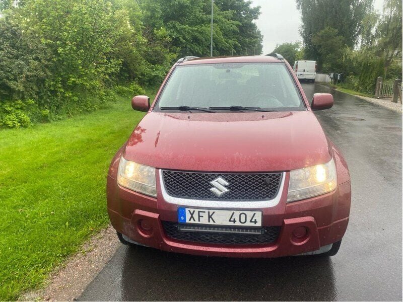 Röd Begagnad 2006 Suzuki Grand Vitara SUV | 36 000 kr (Marknadspris) - Bild 1/4