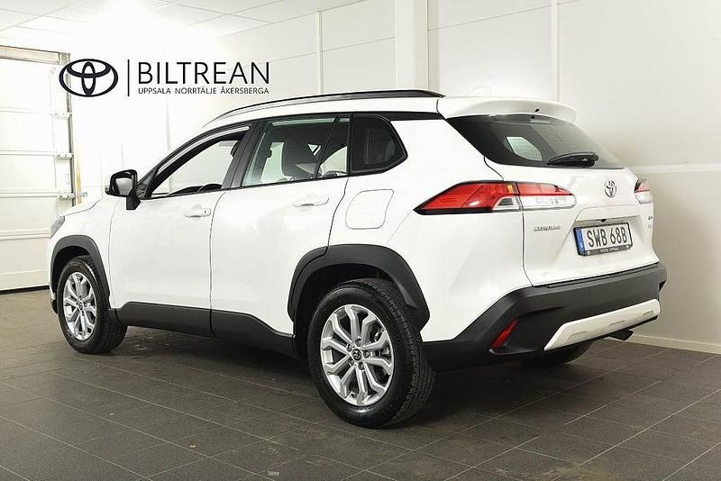 Begagnad Toyota Corolla Cross Active 197 HK (144 kW) 2024 Vit SUV
