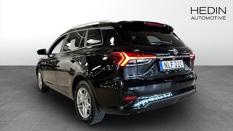 Begagnad MG MG5 EV Luxury 114 kW (156 HK) 2022 Svart Kombi
